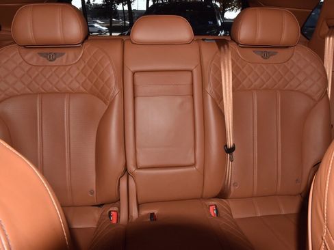 Used 2020 Bentley Bentayga image 20
