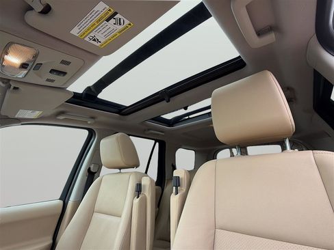 Used 2008 Land Rover LR2 SE image 14