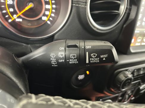 Used 2021 Jeep Wrangler Unlimited Sahara image 60