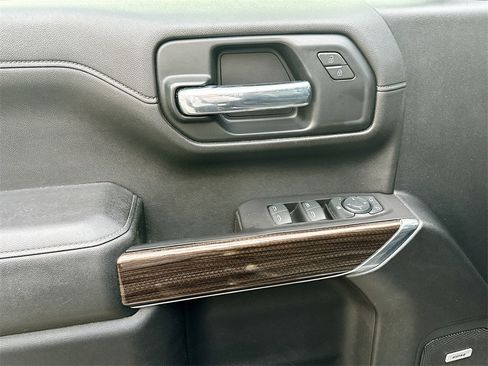 Used 2020 Chevrolet Silverado 1500 RST image 21