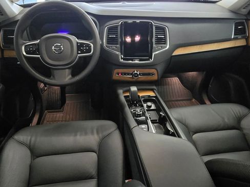 Certified 2025 Volvo XC90 B6 Core w/ Climate Package image 18