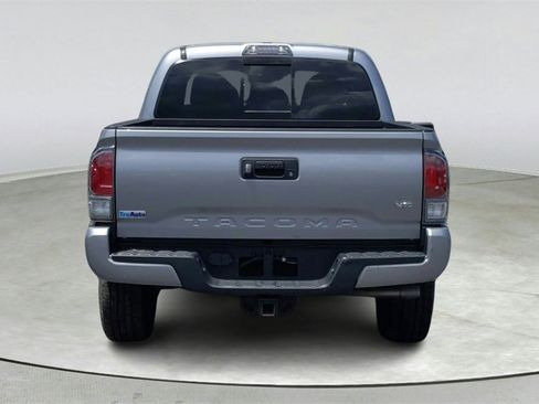 Used 2020 Toyota Tacoma TRD Sport image 11