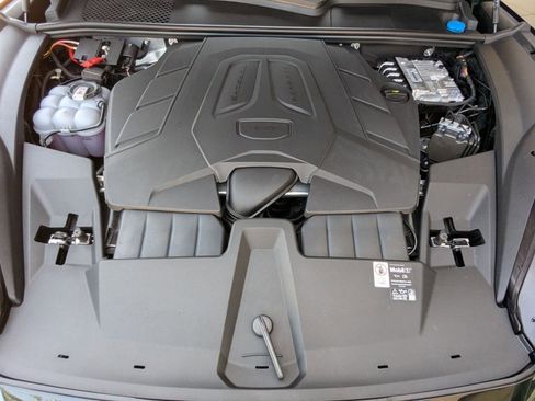 Certified 2025 Porsche Cayenne image 27