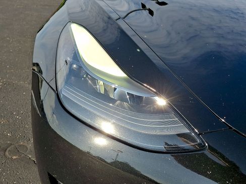 Used 2021 Tesla Model 3 Long Range AWD/4WD image 28