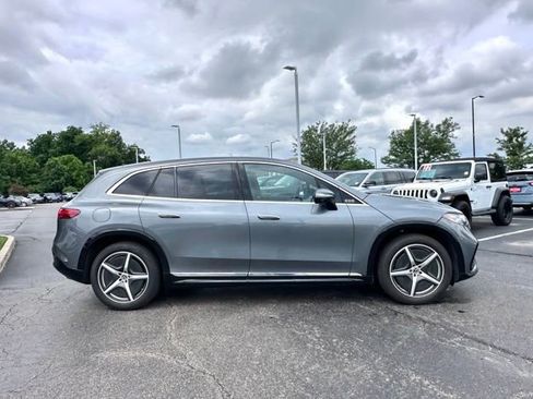 Used 2023 Mercedes-Benz EQS 580 4MATIC SUV image 16