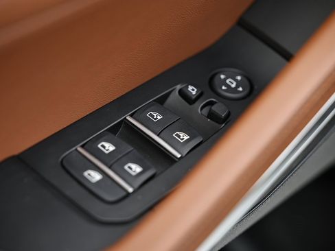 New 2026 BMW X6 xDrive40i w/ Climate Comfort Package image 19