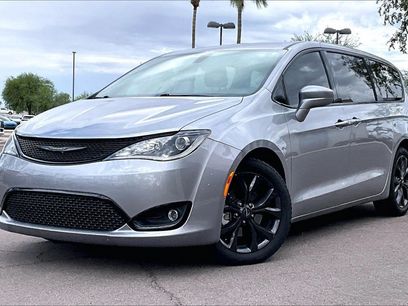 Used 2020 Chrysler Pacifica Touring w/ S Appearance Package