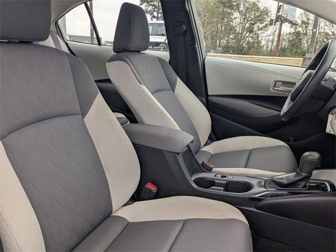 Used 2023 Toyota Corolla LE image 34