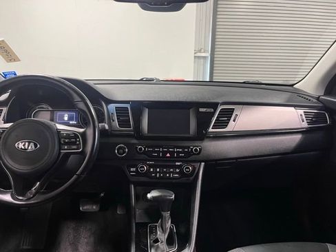 Used 2018 Kia Niro EX image 20