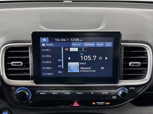 Used 2025 Hyundai Venue SEL FWD image 21
