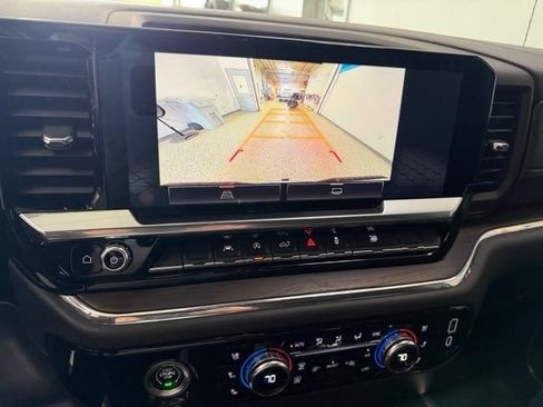 Used 2022 GMC Sierra 1500 SLT w/ SLT Convenience Package AWD/4WD image 21