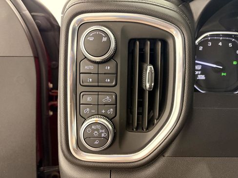 Used 2019 GMC Sierra 1500 SLT w/ SLT Premium Plus Package AWD/4WD image 33