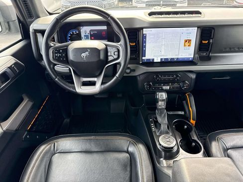 Used 2022 Ford Bronco Badlands image 12