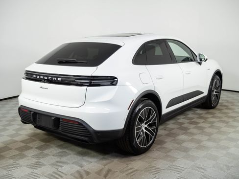 Used 2025 Porsche Macan Electric RWD image 29