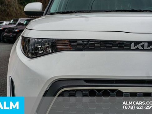 Used 2025 Kia Soul LX image 12