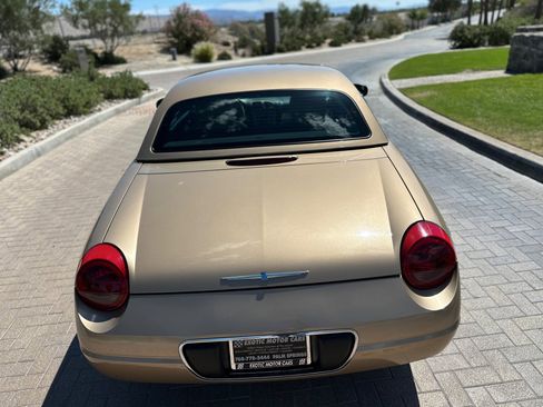 Used 2005 Ford Thunderbird Deluxe RWD image 39