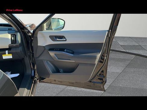 New 2026 Nissan Pathfinder SL FWD image 43