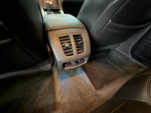 Used 2018 Ford Taurus Limited FWD image 27
