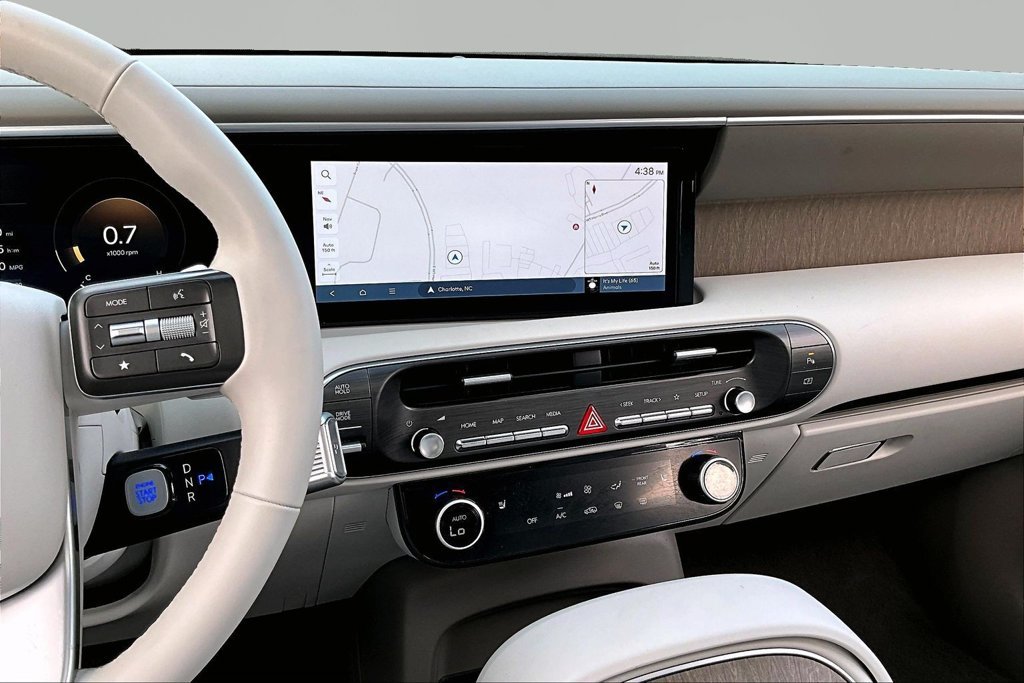 Used 2026 Hyundai Palisade SEL FWD image 11