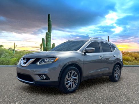 Used 2016 Nissan Rogue SL FWD image 2