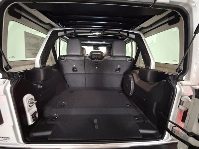 New 2026 Jeep Wrangler Unlimited Sahara AWD/4WD image 10