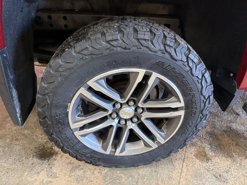 Used 2021 Chevrolet Colorado W/T w/ Custom Special Edition image 10