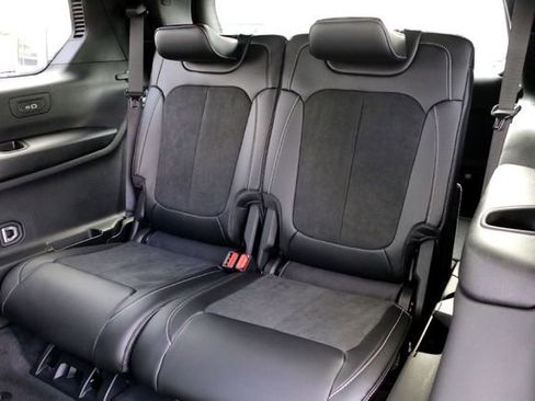 New 2025 Jeep Grand Cherokee L Altitude RWD image 19