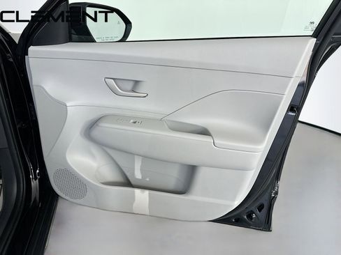Certified 2025 Hyundai Kona SEL AWD/4WD image 34