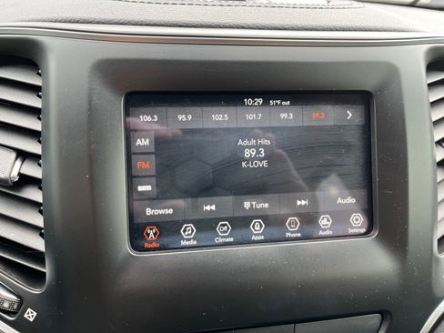 Used 2020 Jeep Cherokee Latitude Plus image 10