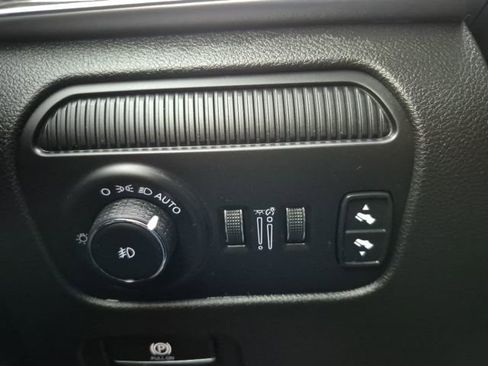 Used 2022 Jeep Wagoneer Series II w/ Premium Group I image 38