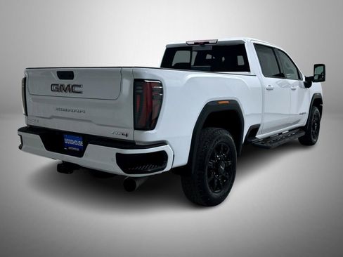 Used 2024 GMC Sierra 2500 AT4 w/ Technology Package image 5
