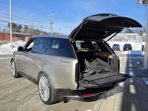 Used 2024 Land Rover Range Rover SE image 25