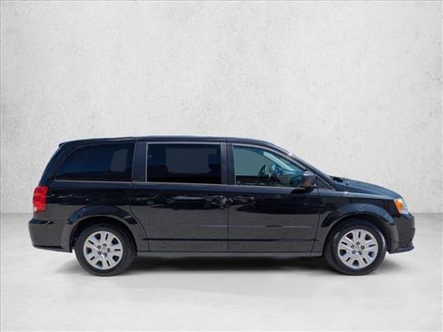 Used 2016 Dodge Grand Caravan SE w/ Quick Order Package 29E SE FWD image 4