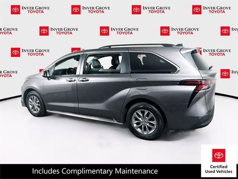 Certified 2024 Toyota Sienna XLE image 7
