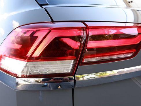Used 2021 Volkswagen Atlas Cross Sport SE w/ V6 Towing Package FWD image 39