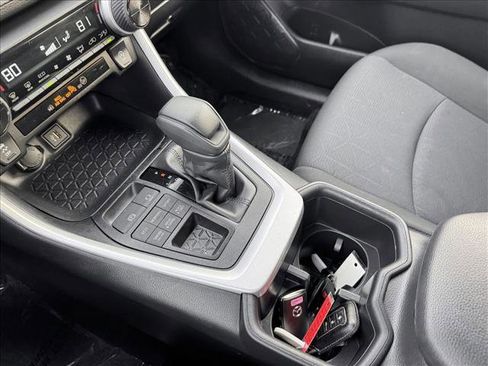 Used 2025 Toyota RAV4 XLE image 16