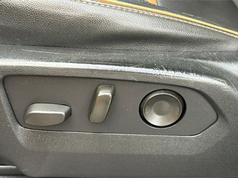 Used 2022 GMC Yukon AT4 w/ Max Trailering Package image 16