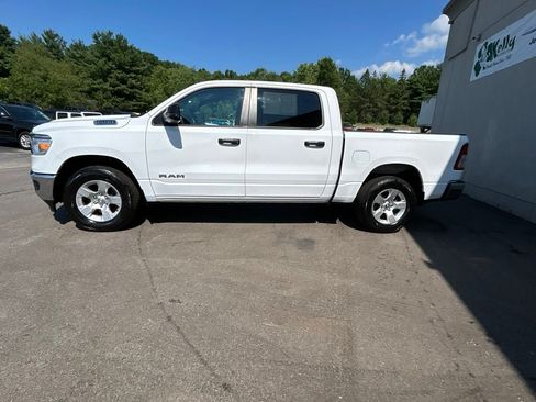 Used 2024 RAM 1500 Big Horn AWD/4WD image 3
