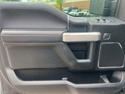 Used 2019 Ford F150 Lariat w/ Equipment Group 502A Luxury AWD/4WD image 19