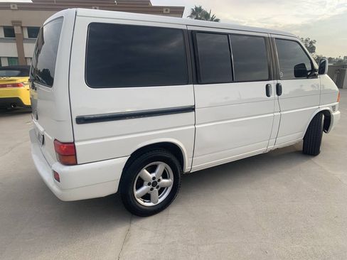 Used 2002 Volkswagen Eurovan MV FWD image 8