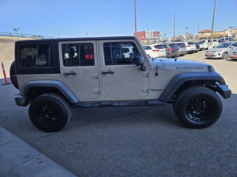 Used 2016 Jeep Wrangler Unlimited Rubicon w/ Connectivity Group image 6