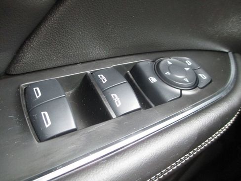 Used 2022 Buick Envision Essence w/ Sport Touring Package FWD image 26