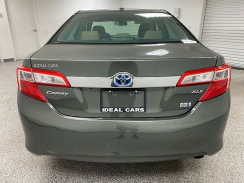 Used 2012 Toyota Camry XLE w/ Leather Pkg image 6