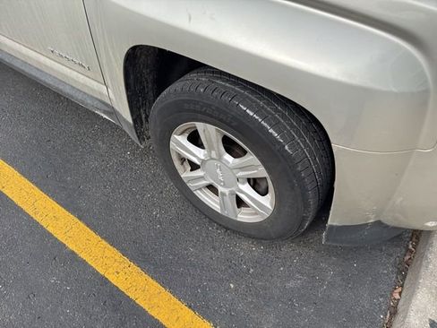 Used 2014 GMC Terrain SLE image 4