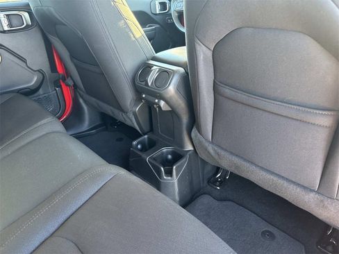 Used 2022 Jeep Gladiator Sport image 15