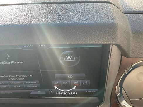 Used 2015 Ford F250 Lariat w/ Lariat Interior Package image 18