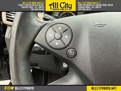 Used 2010 Mercedes-Benz E 350 E 350 4MATIC Sedan 4D image 17