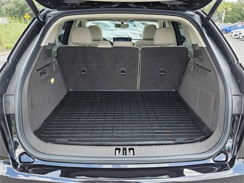 Used 2022 Lincoln Nautilus Reserve w/ Equipment Group 201A image 6