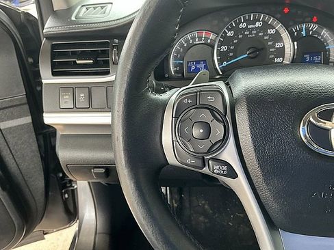 Used 2013 Toyota Camry SE image 19