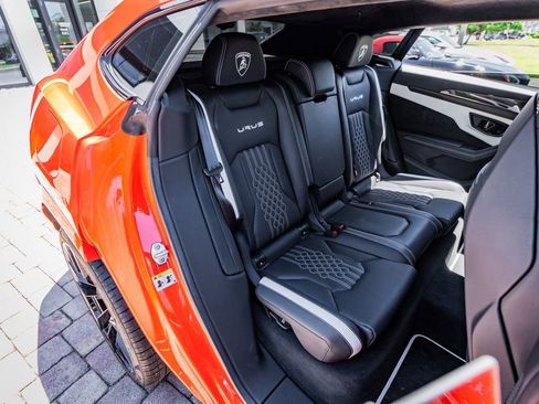 Used 2024 Lamborghini Urus S AWD/4WD image 40